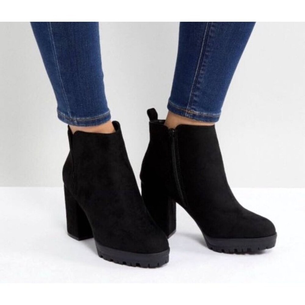 ASOS New Look Black Suedette Chunky Chelsea Boots - Size US 10 (Wide Fit)